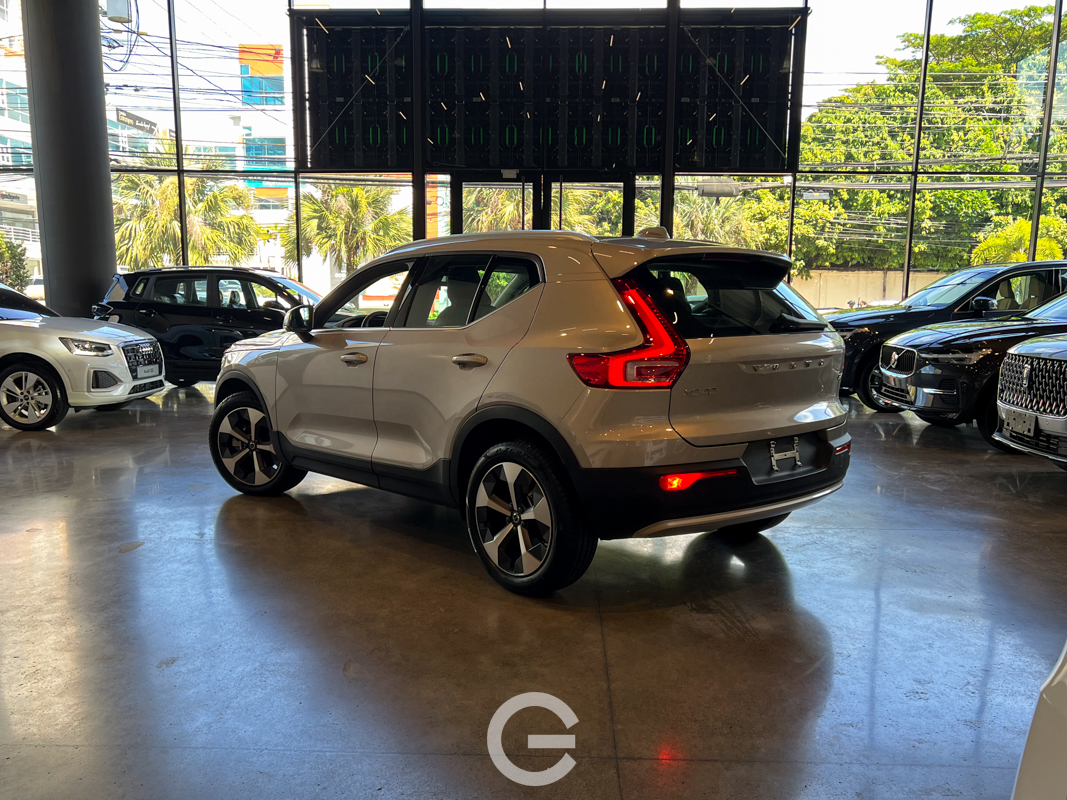 VOLVO XC40 B4 ULTIMATE 2024 AUTO GALLERY RD SANTO DOMINGO