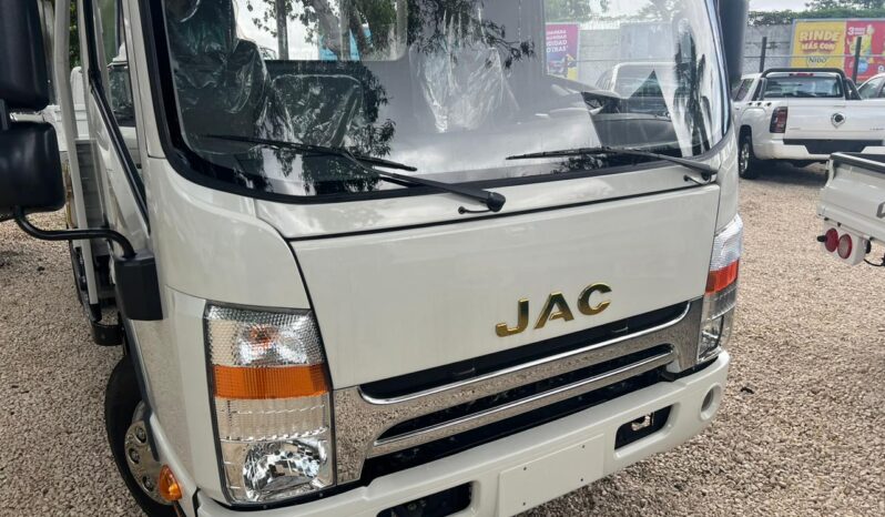 JAC HFC 1073 2025 14 PIES CON CAMA lleno