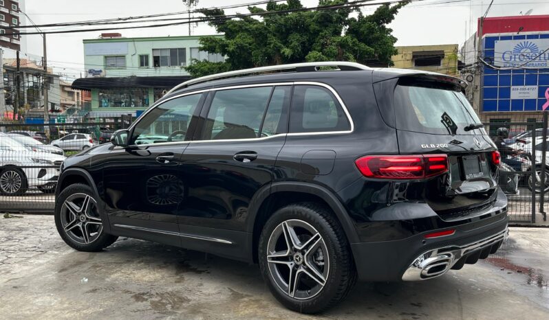 Mercedes-Benz Clase GLB 200 2024 lleno